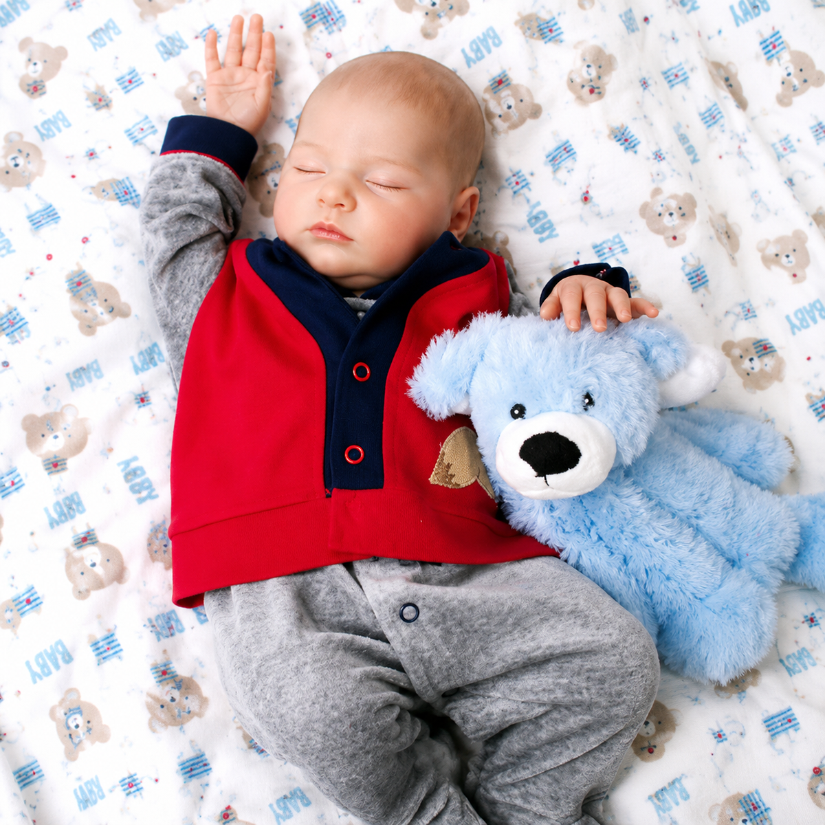 Bebê reborn corpo de pano, feito à mão na Iza Reborn
