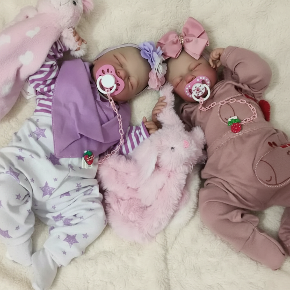 Bebê reborn gêmeas lou lou em detalhe do rosto realista – foto 2