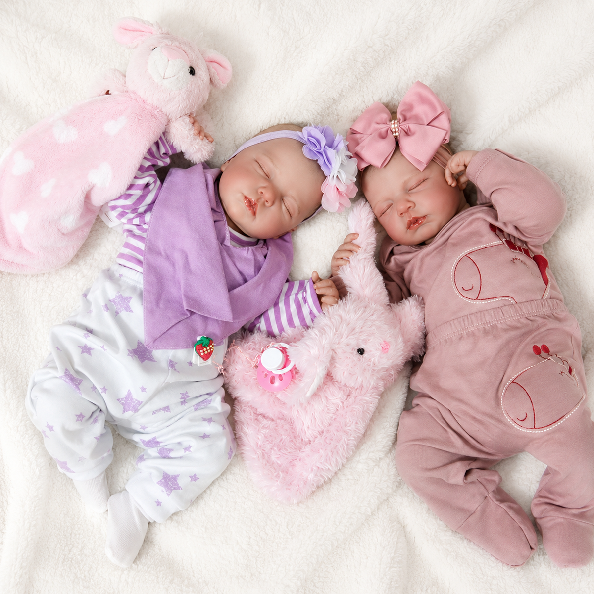 Bebê reborn gêmeas lou lou, feito à mão na Iza Reborn