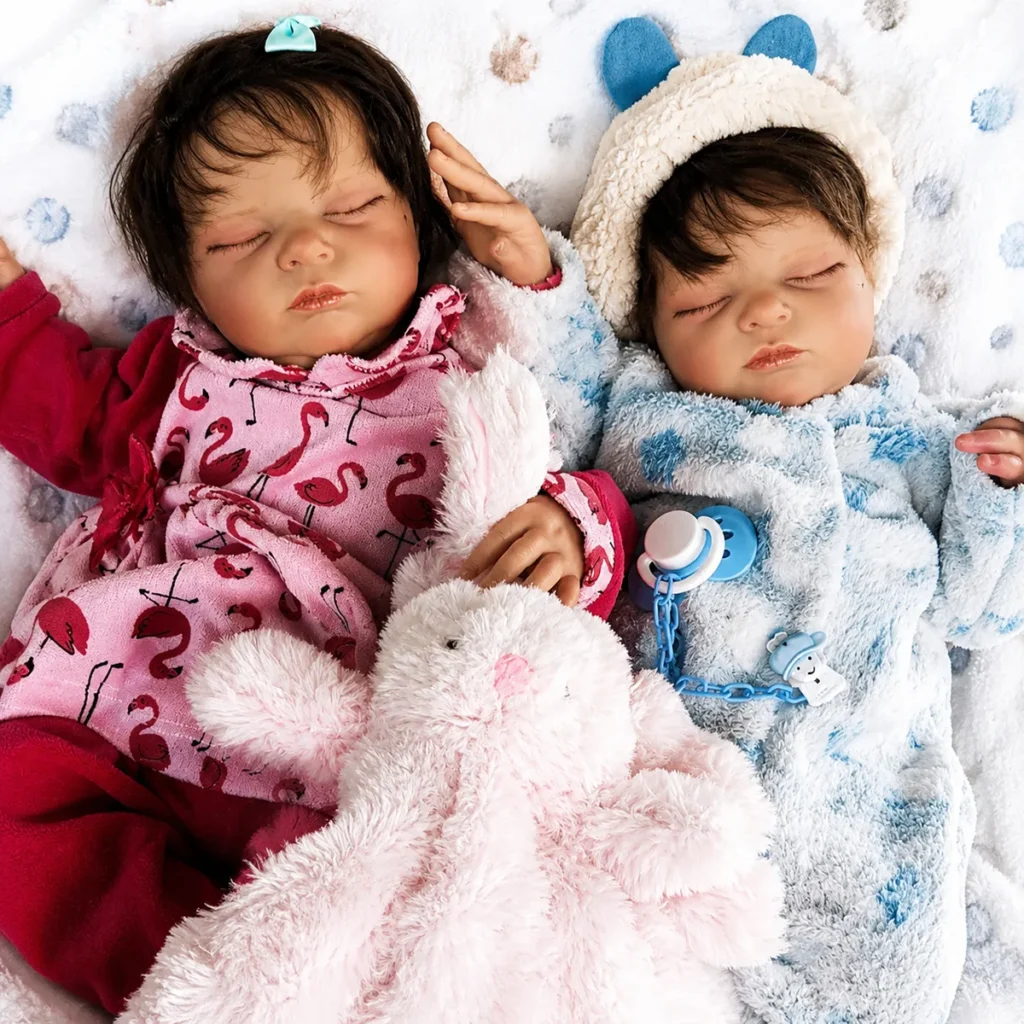 Bebê reborn gêmeos laura, feito à mão na Iza Reborn