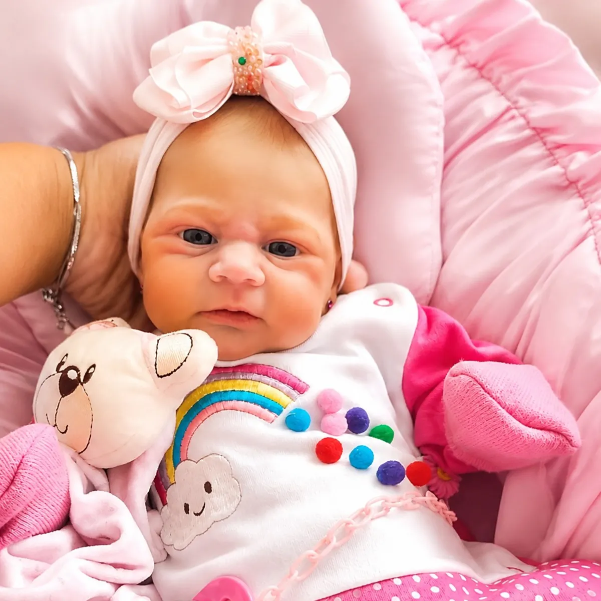 Bebê reborn menina elijah em detalhe do rosto realista – foto 2