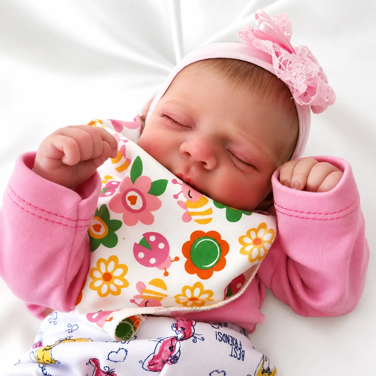 Bebê reborn menina pascale em detalhe do rosto realista – foto 2