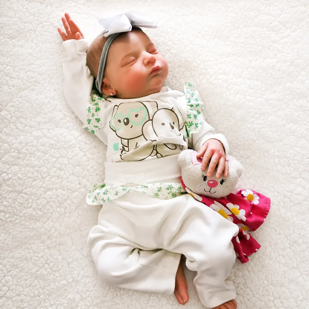 Bebê reborn realista, feito à mão na Iza Reborn