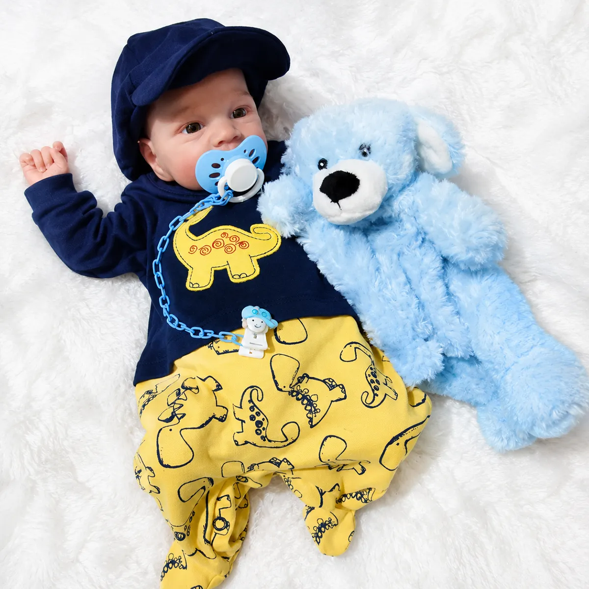 Bebê reborn menino elijah em detalhe do rosto realista – foto 2