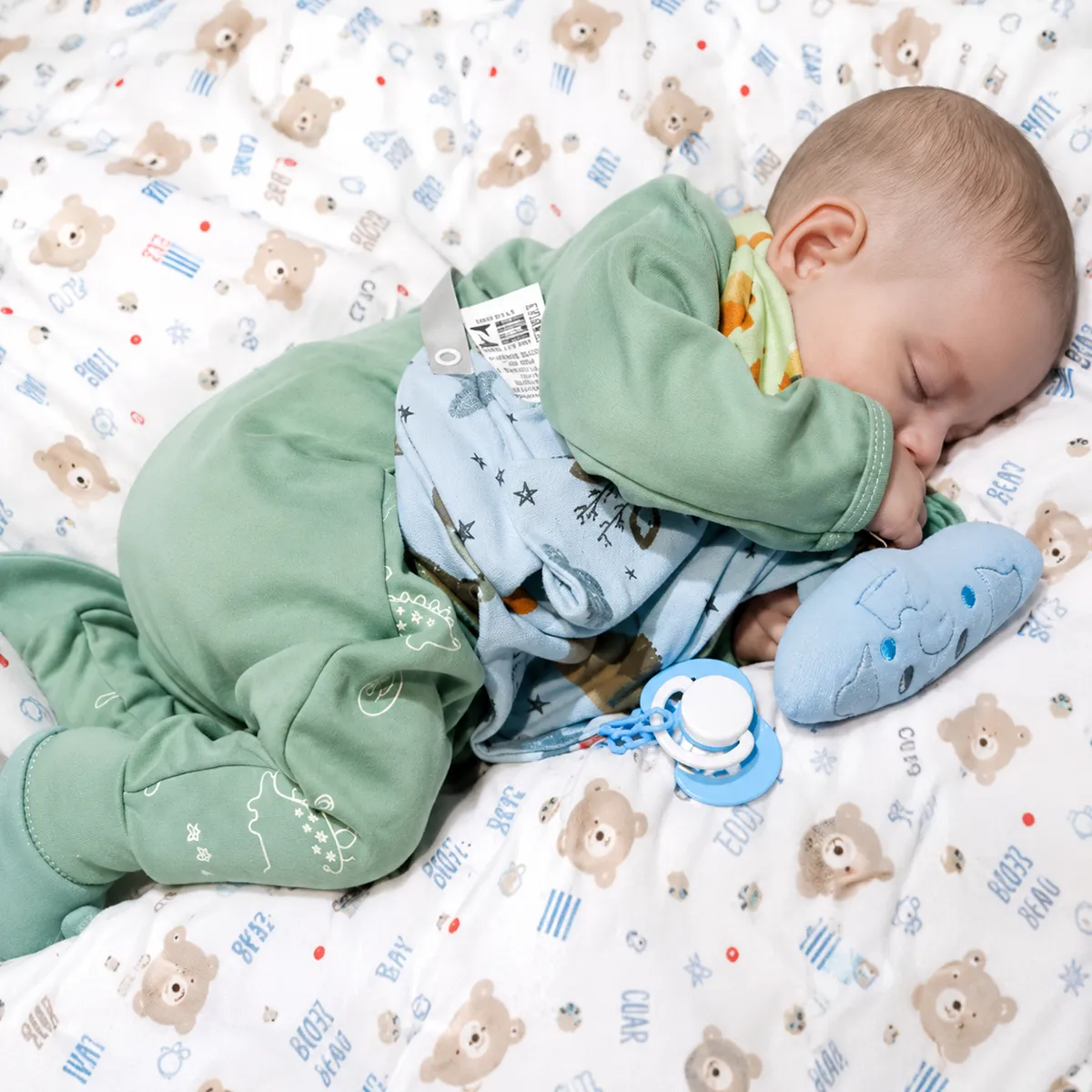 Bebê reborn eric, feito à mão na Iza Reborn