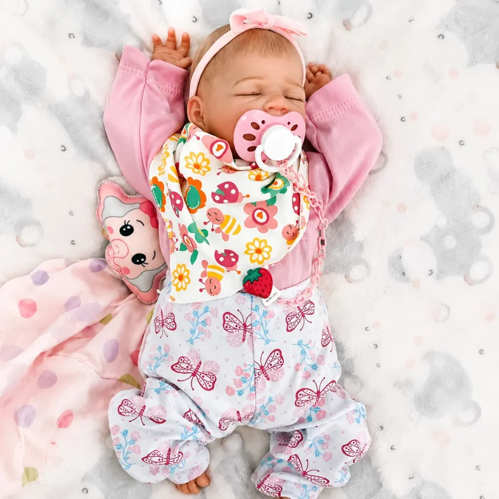 Bebê reborn prematura, feito à mão na Iza Reborn
