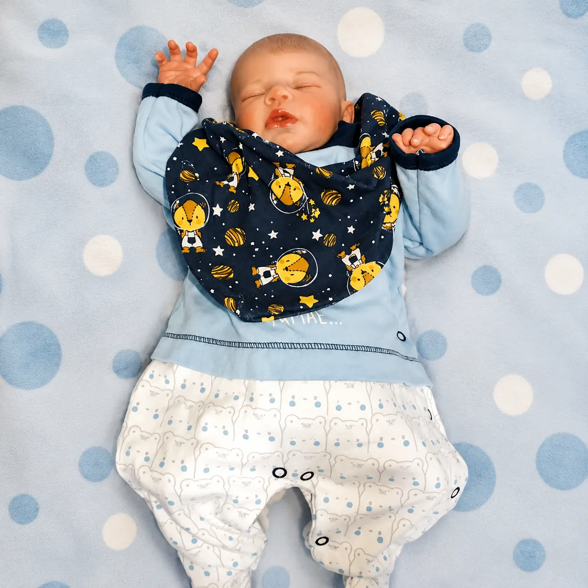 Bebê reborn prematuro, feito à mão na Iza Reborn