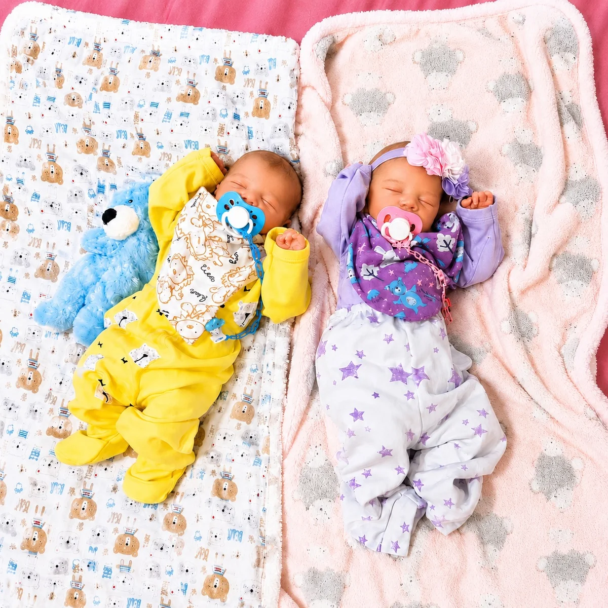 Bebê reborn gêmeos charlotte, feito à mão na Iza Reborn