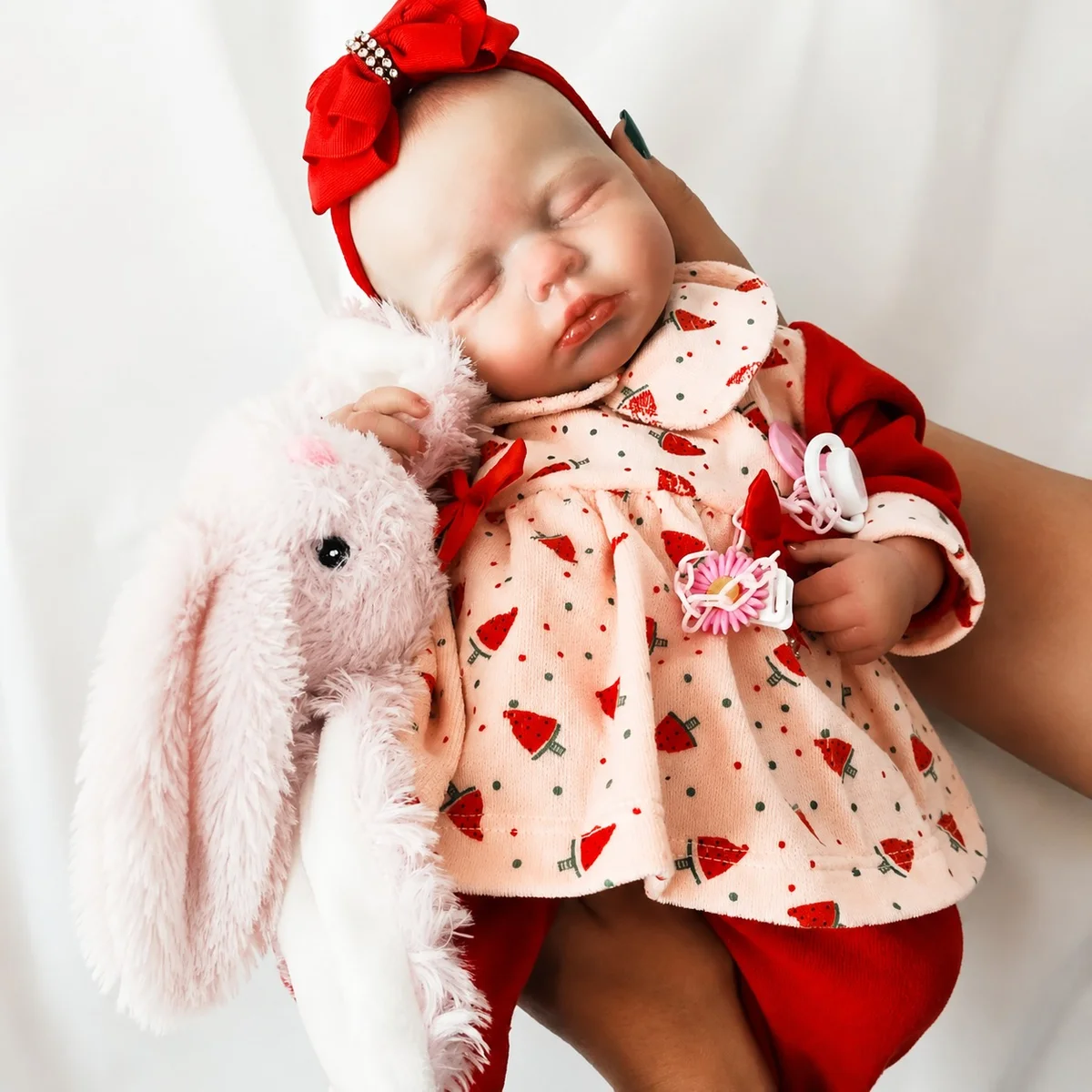 Bebê reborn lou lou em detalhe do rosto realista – foto 2