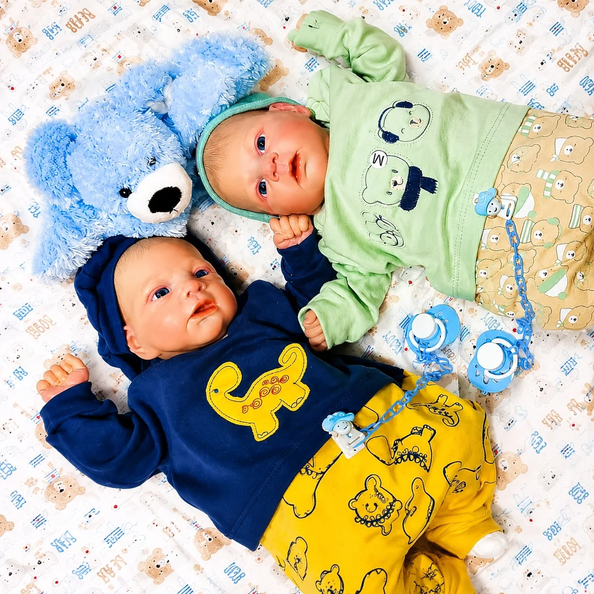 Bebê reborn gêmeos elijah em detalhe do rosto realista – foto 2