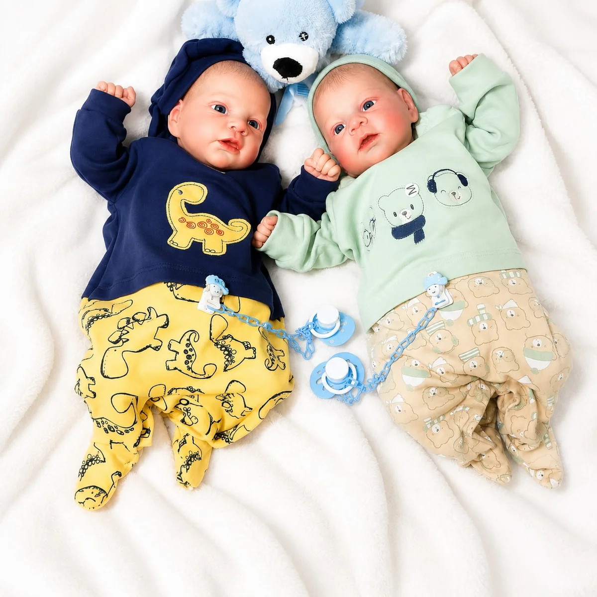 Bebê reborn gêmeos elijah, feito à mão na Iza Reborn