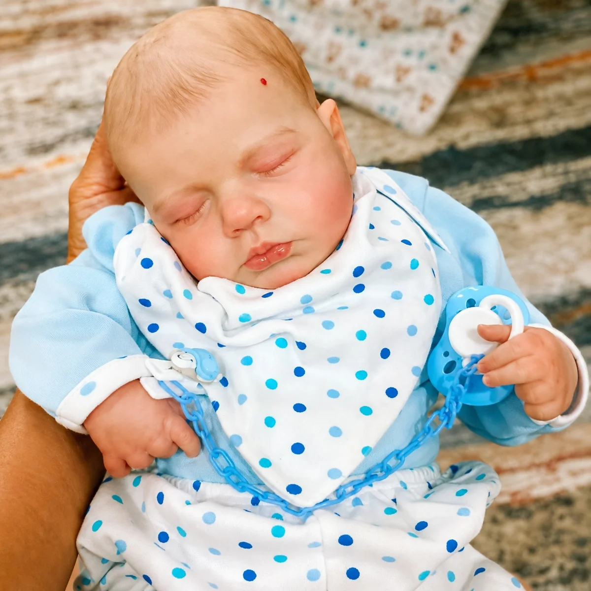 Bebê reborn menino lou lou, feito à mão na Iza Reborn