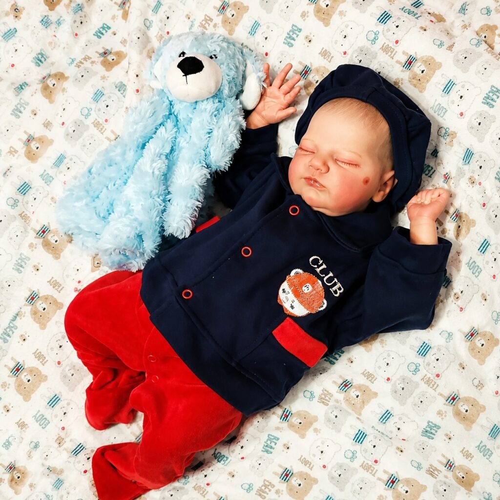 Bebê reborn menino quinlyn, feito à mão na Iza Reborn