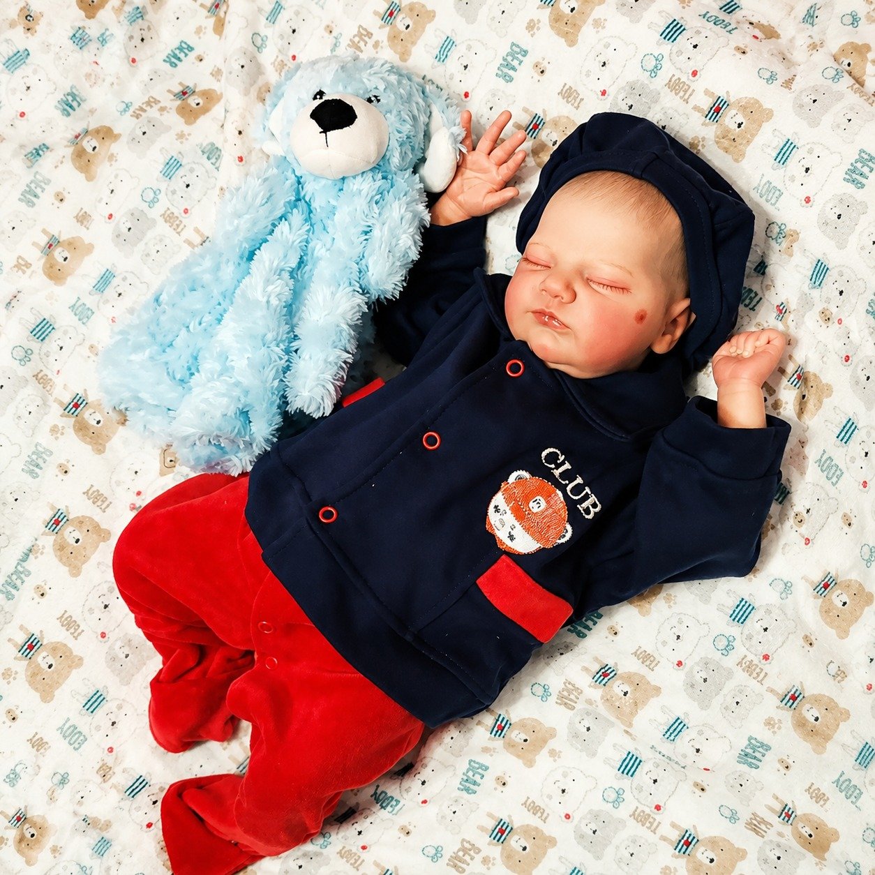 Bebê reborn menino quinlyn, feito à mão na Iza Reborn