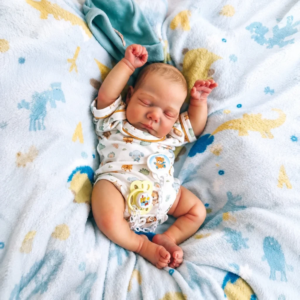 Bebê Reborn Menino Marley em detalhe do rosto realista – foto 2